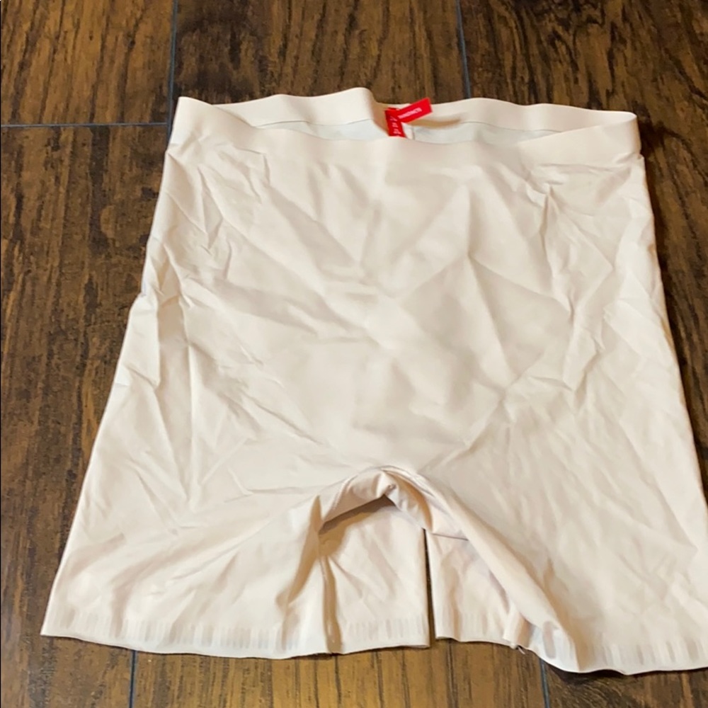 Spanx shape short/underwear size s